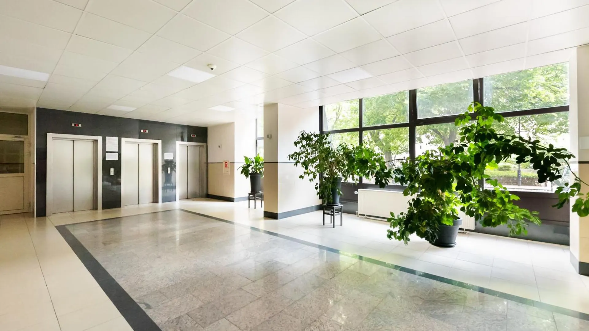 Metro Swietokrzyska Chic Apartment Warsaw Poland